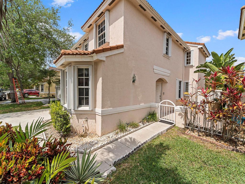 Photo of 14983 SW 51st St, Davie, FL 33331 (MLS # A11729675)