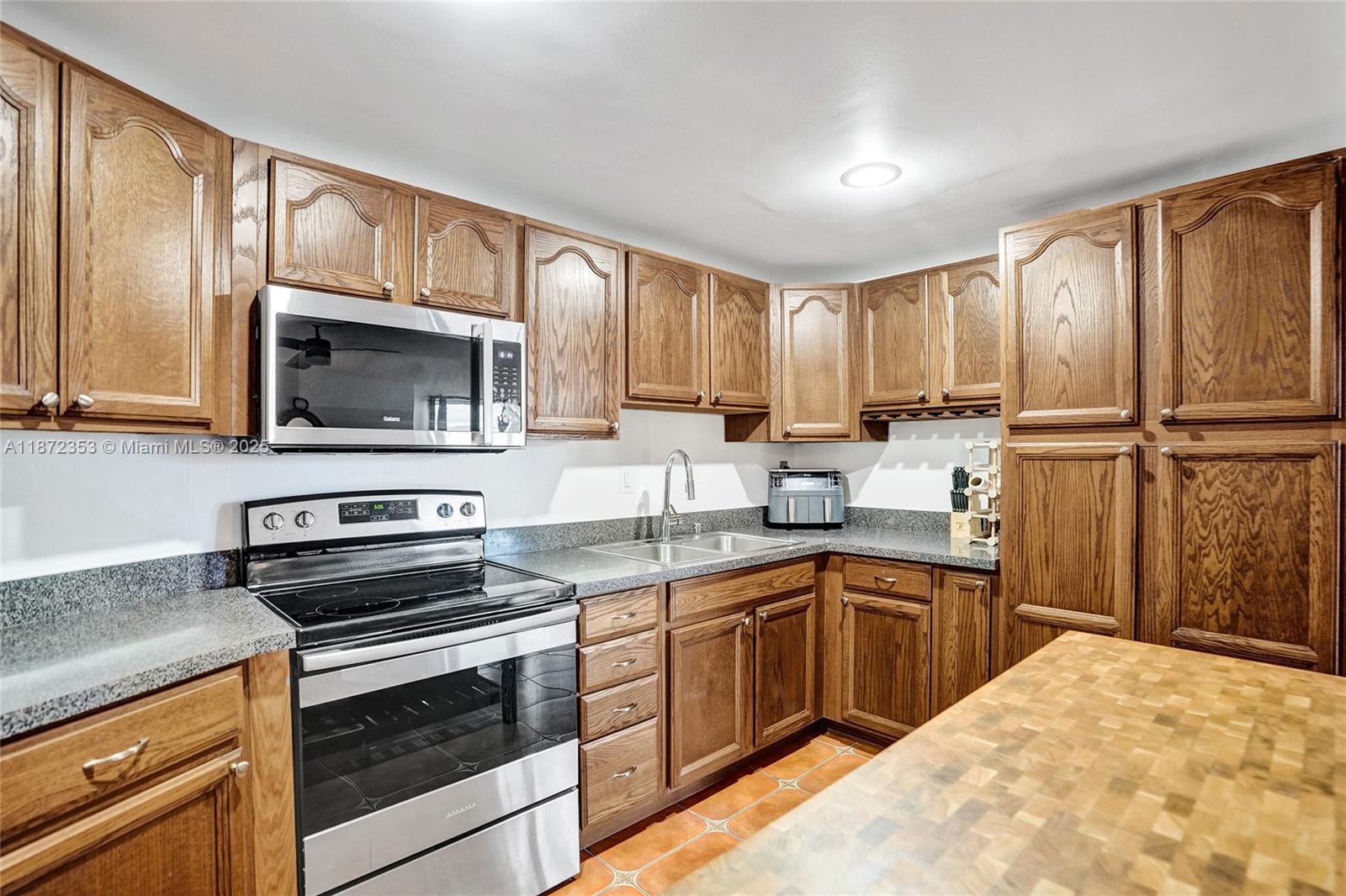 OCEANVIEW PARK CONDO - Residential