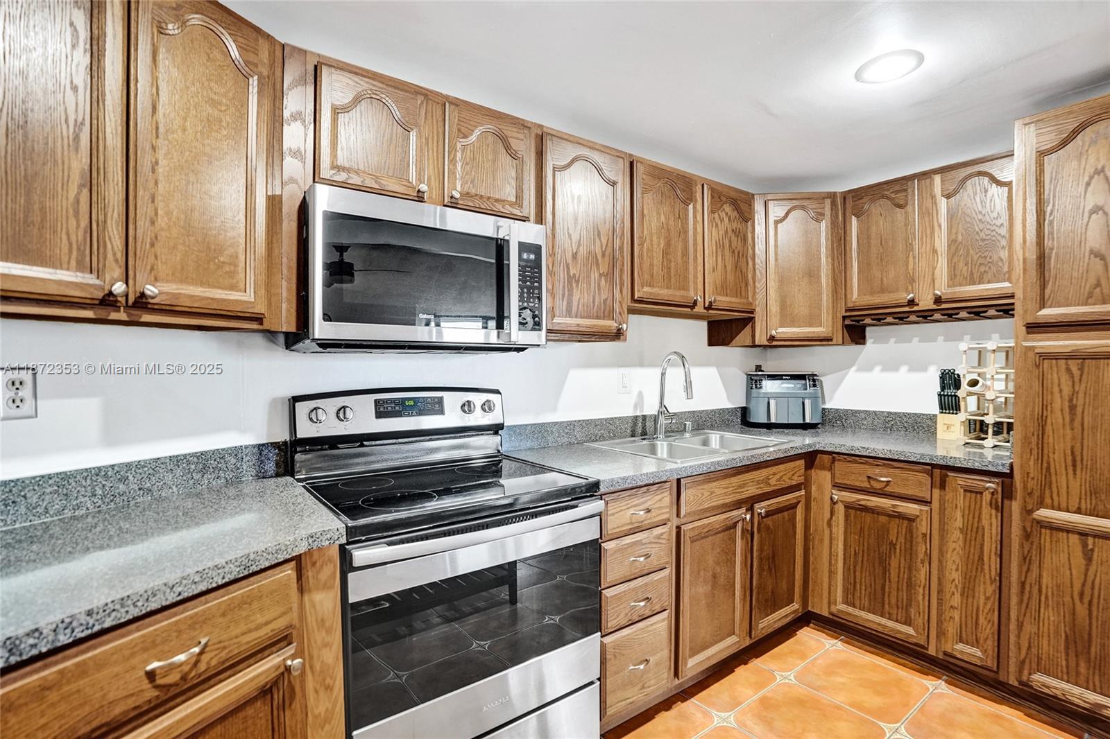 OCEANVIEW PARK CONDO - Residential