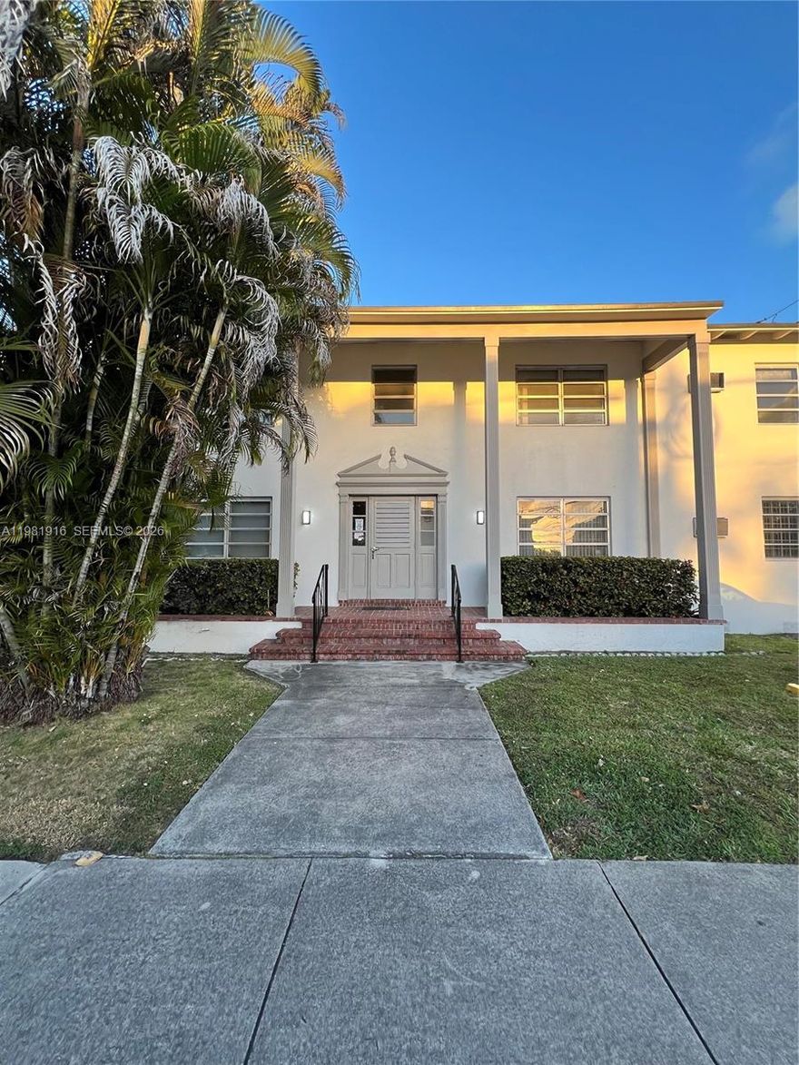 Beautifully located apartment between Brickell and Coral Gables, in a very central and convenient area with easy access to shops, restaurants, and major roads.

The unit offers 725 sqft of living space with a spacious open living and dining area. The apartment has been remodeled, providing a comfortable and updated feel.

The property includes two assigned parking spaces, and the building features shared laundry facilities with coin-operated washer and dryer.