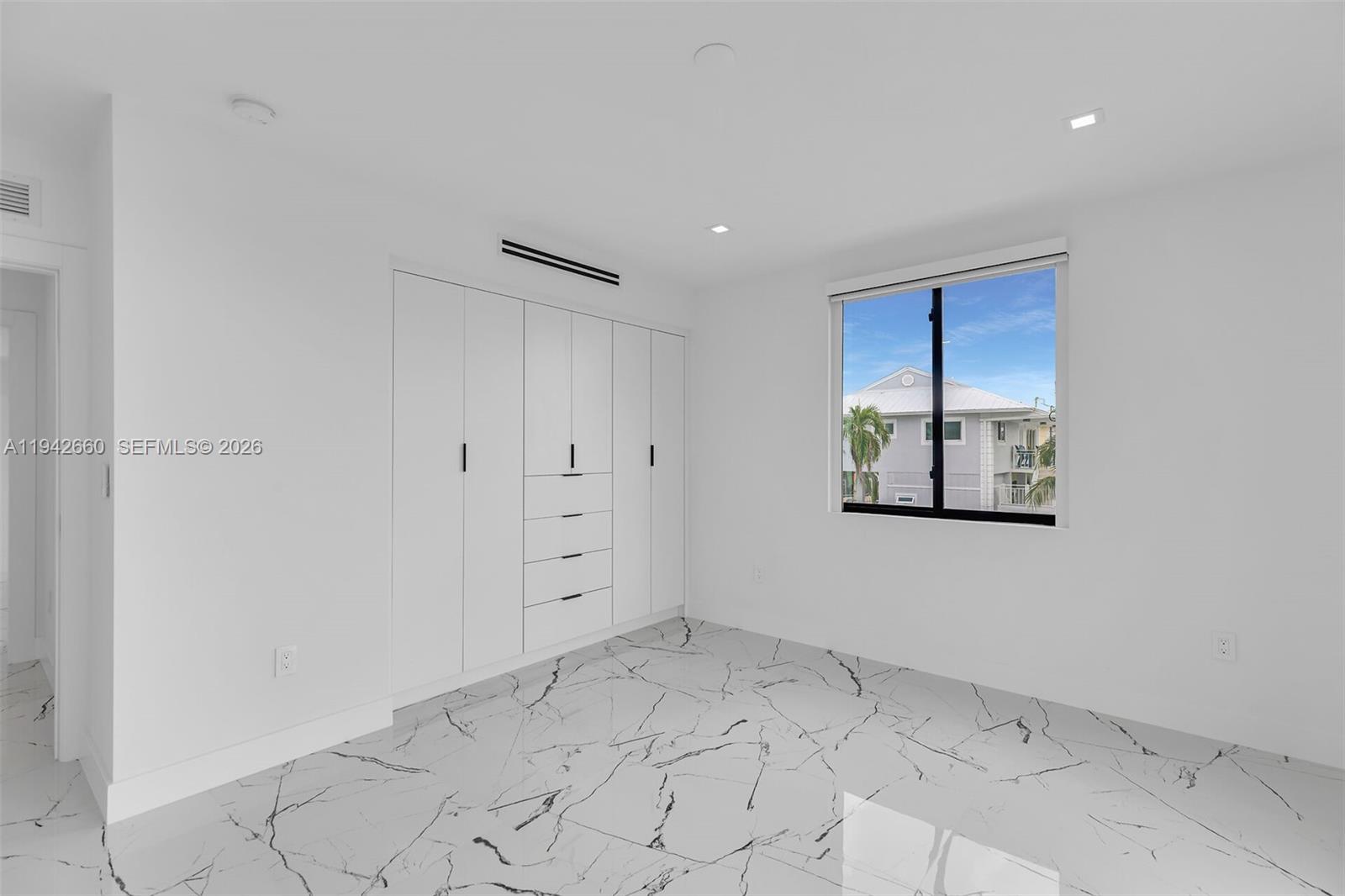 LAKE SURPRISE ESTATES - Residential