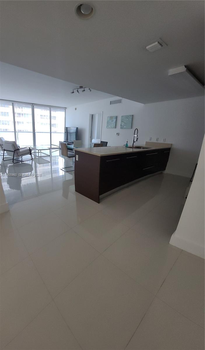475 Brickell Ave 3709