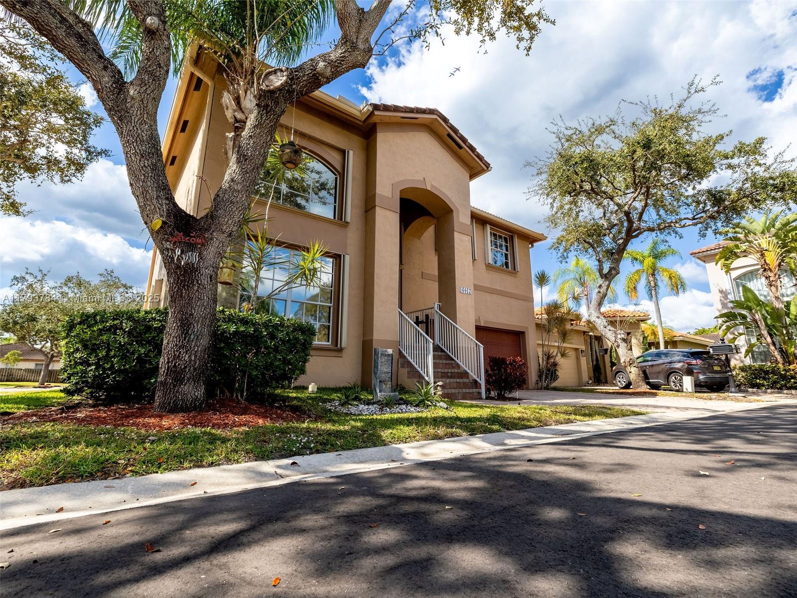 16017 Opal Creek Dr, Weston, Broward County, Florida - 4 Bedrooms  
3 Bathrooms - 