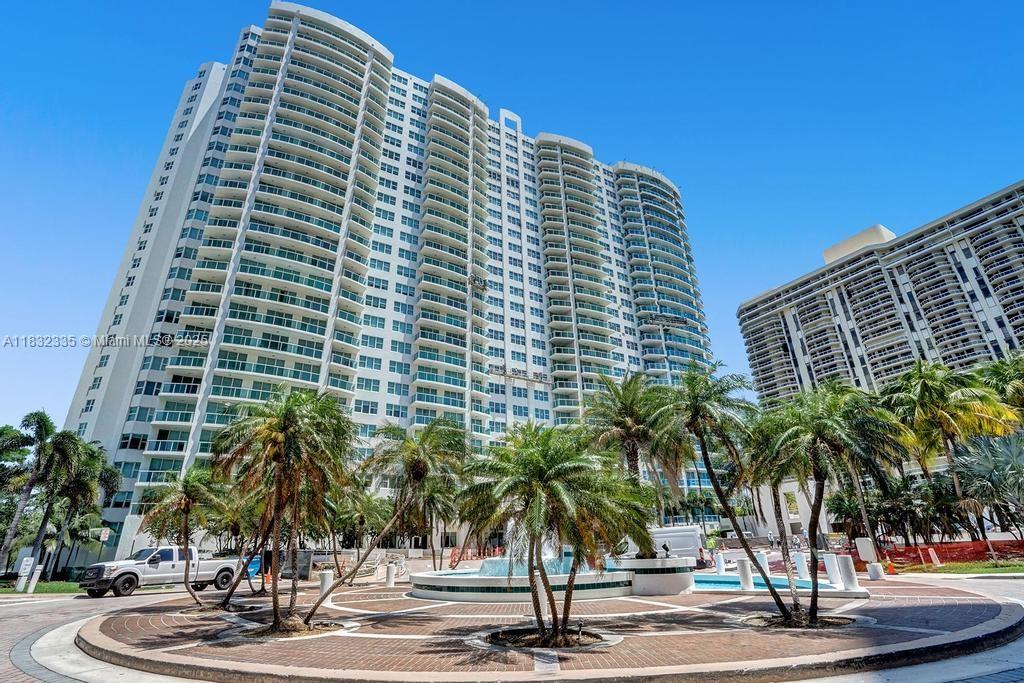 20201 E Country Club Dr 2203