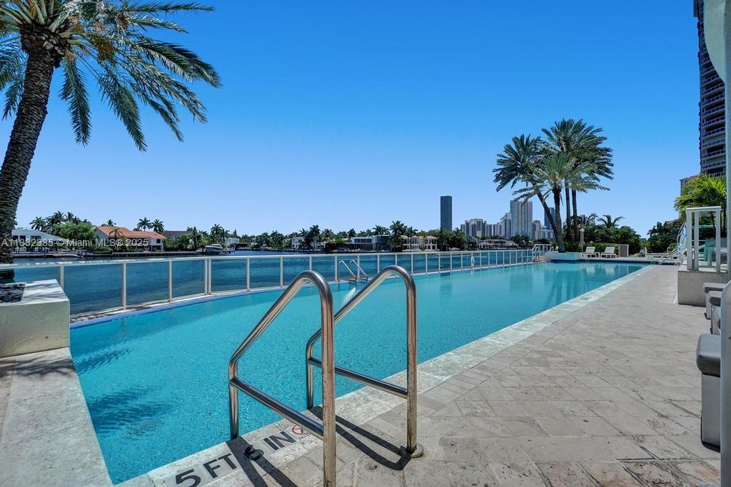 20201 E Country Club Dr 2203