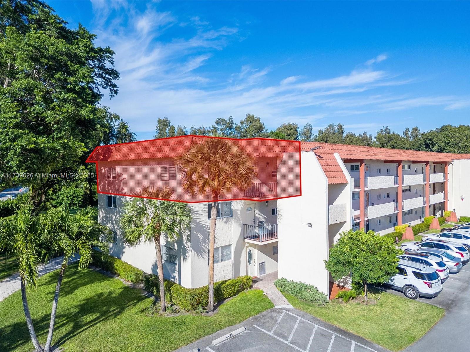 HOLLYBROOK GOLF AND - Residential