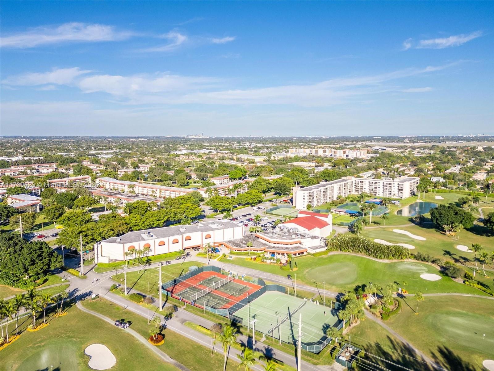 HOLLYBROOK GOLF AND - Residential