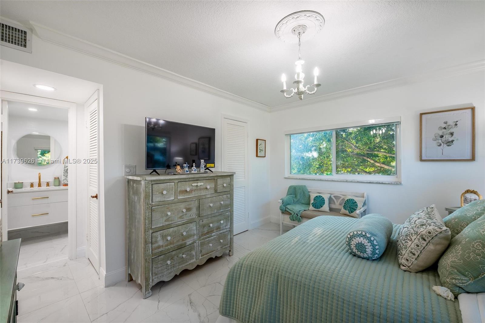 HOLLYBROOK GOLF AND - Residential