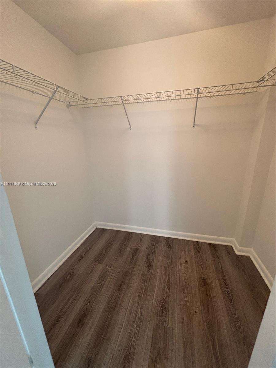 VIZCAYNE NORTH CONDO - Residential Lease