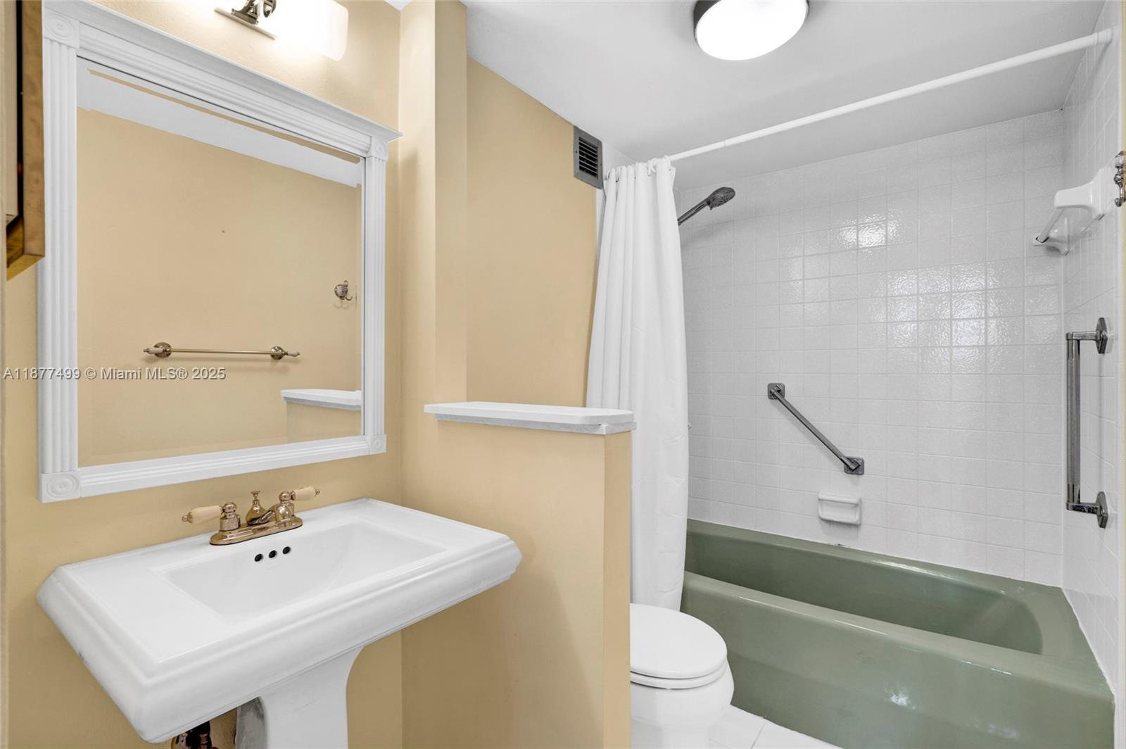 OLYMPUS CONDO PHASE - Residential