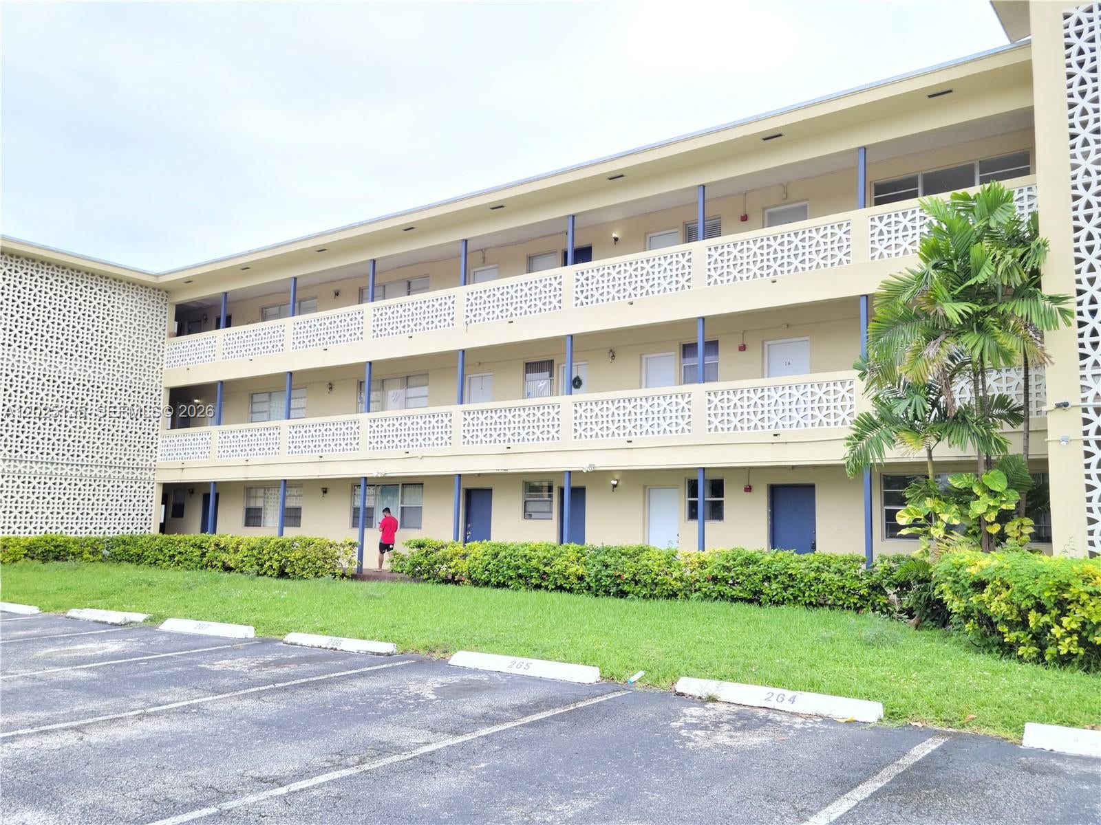 11960 NE 19th Dr 16 - Image 1
