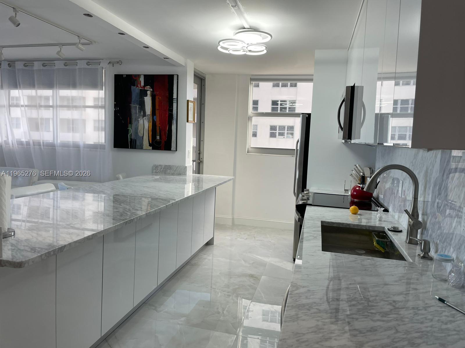 9273 Collins Ave 412