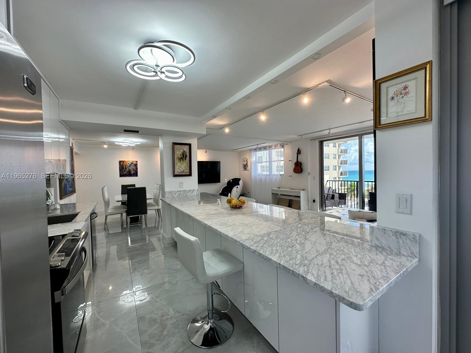 9273 Collins Ave 412