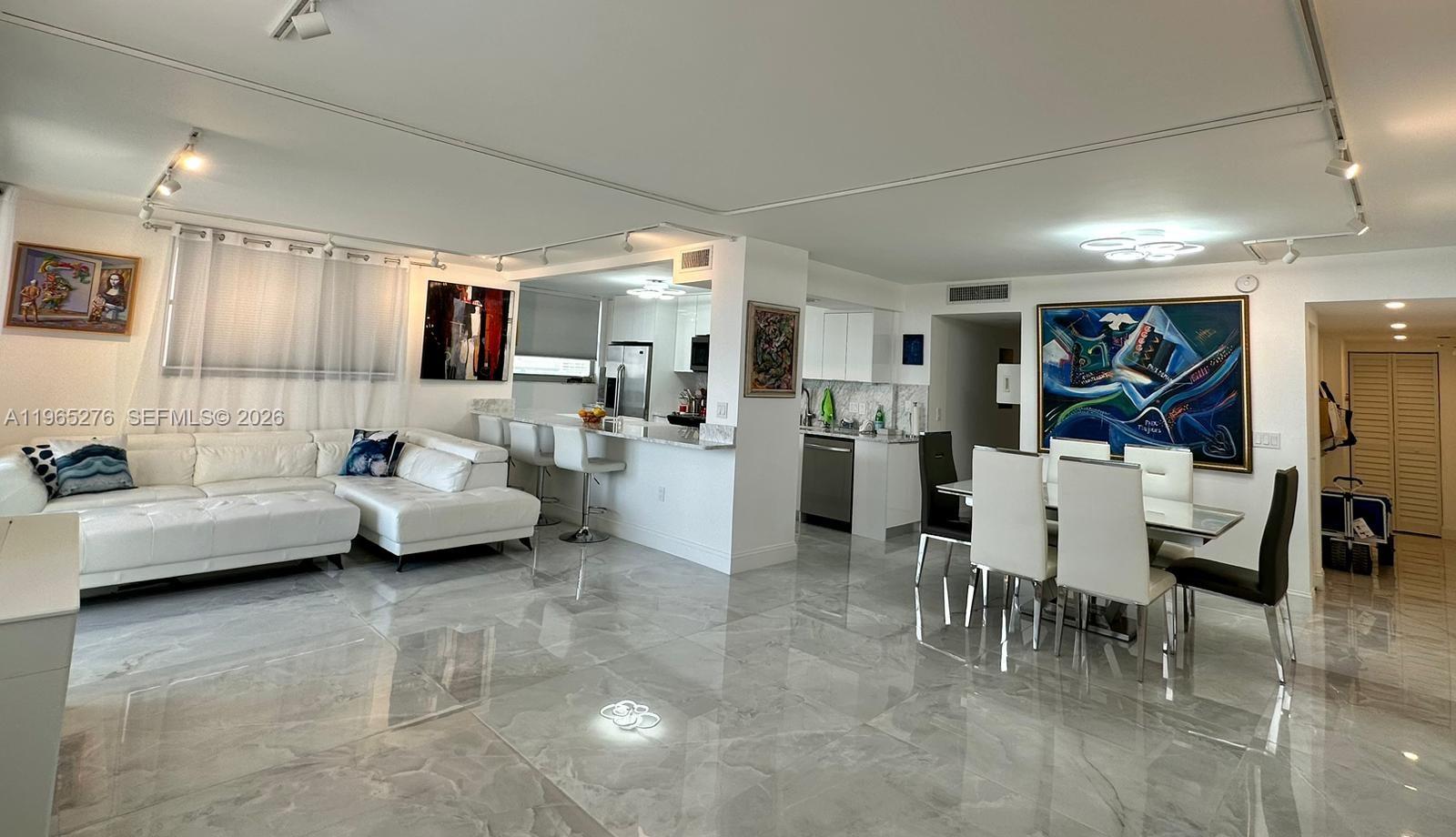 9273 Collins Ave 412