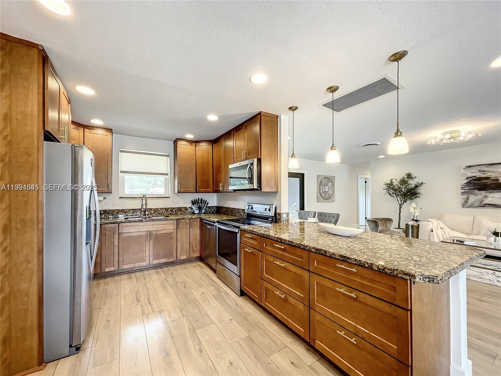 PLANTATION ISLES SEC 1 - Residential