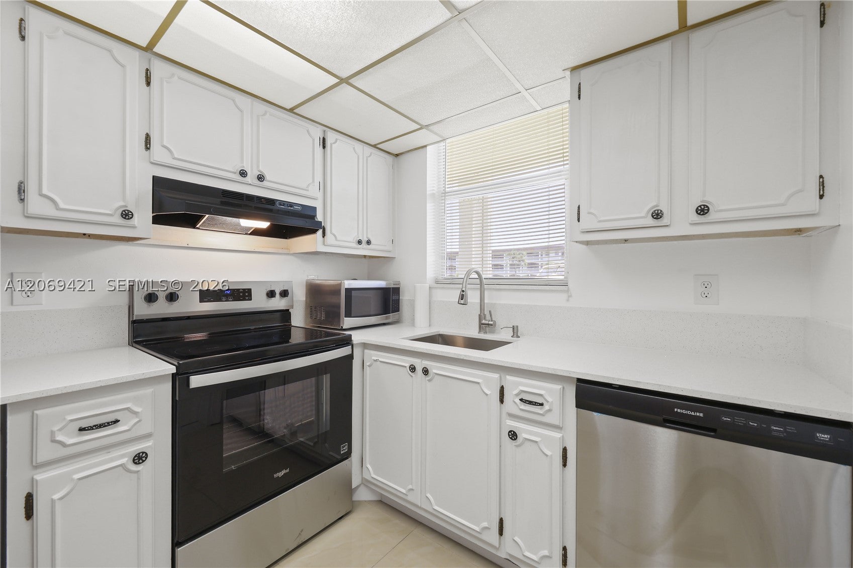 104 Paradise Harbour Blvd 114
