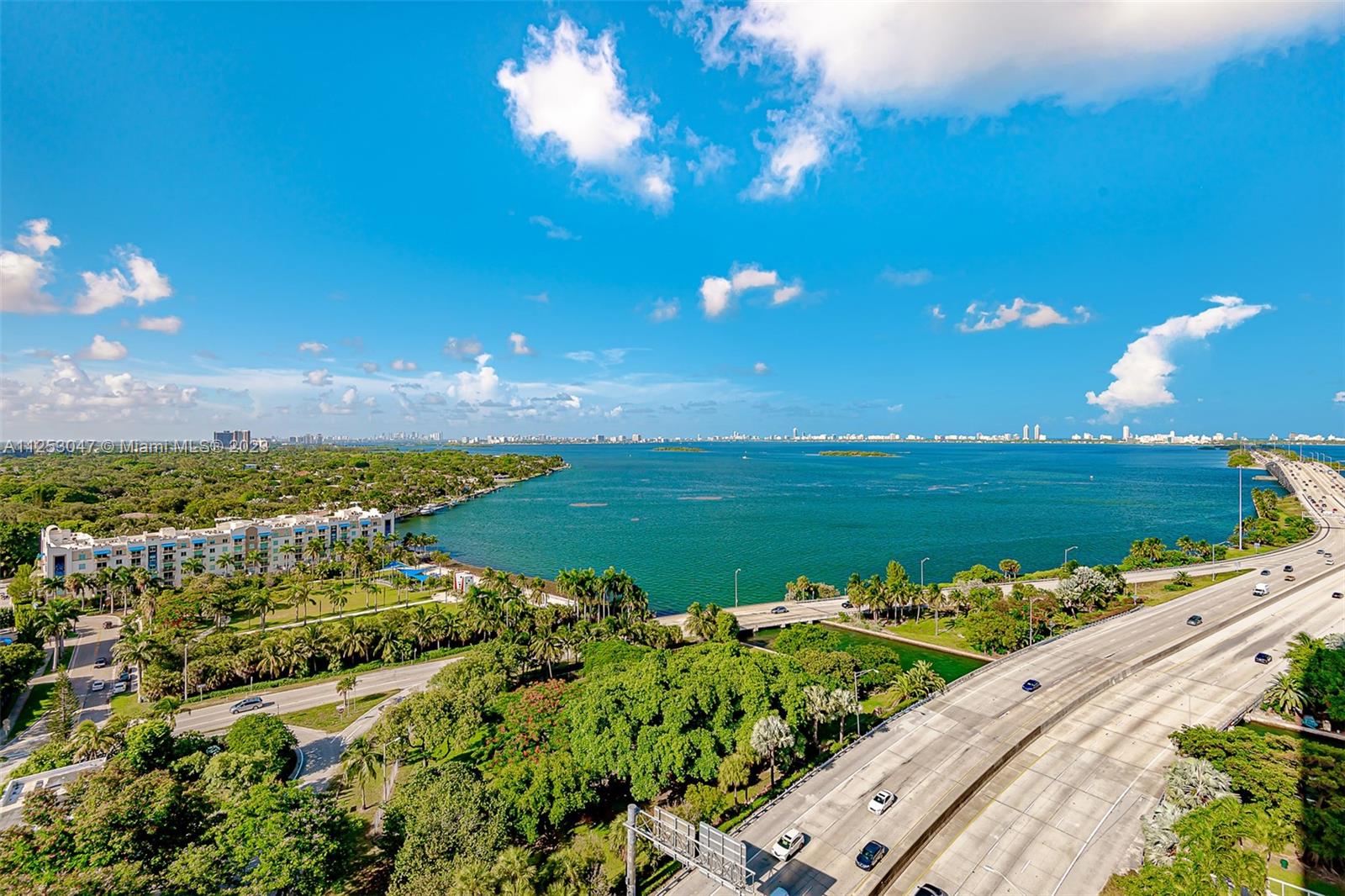 BLUE CONDO - Residential