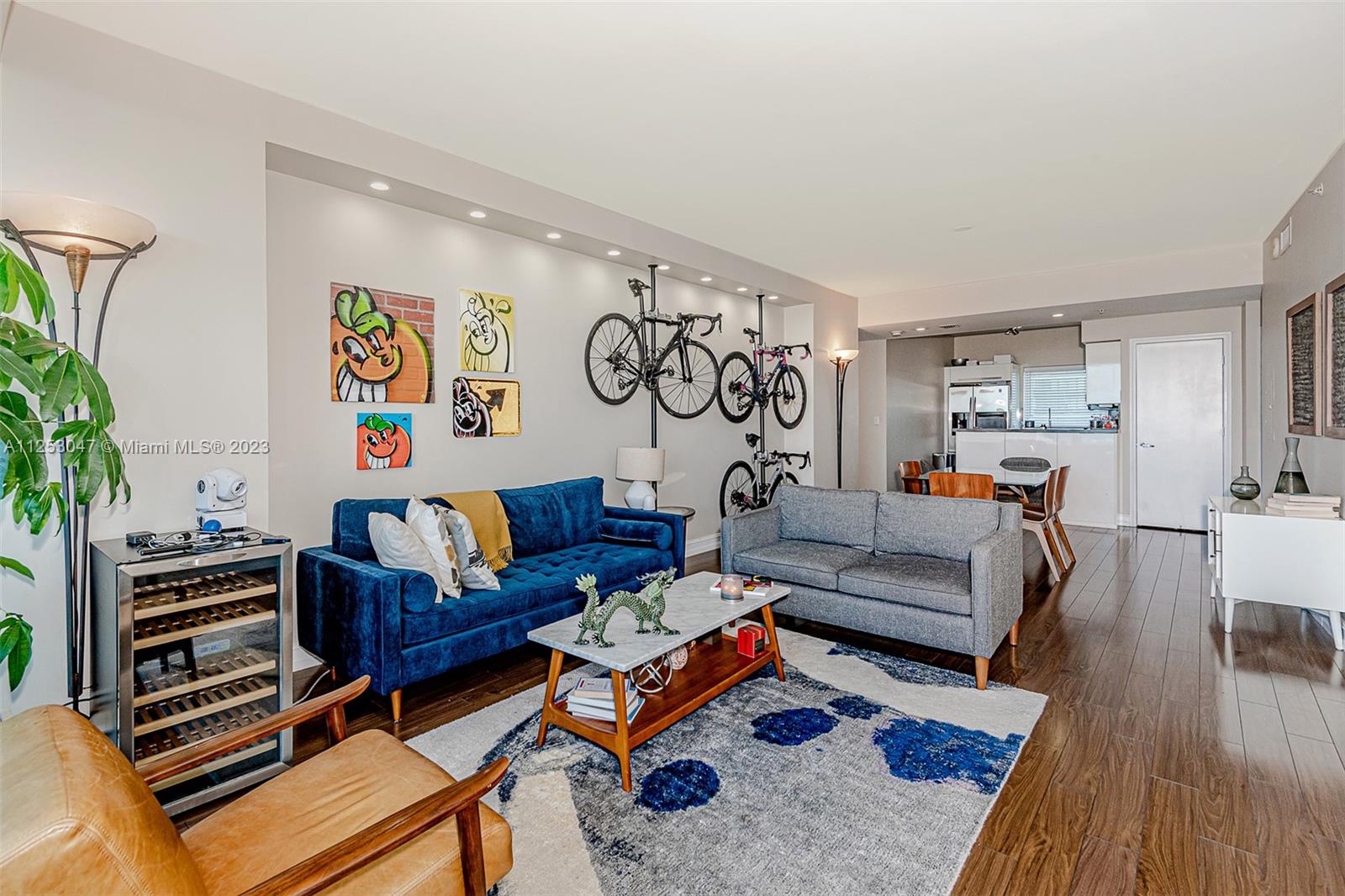 BLUE CONDO - Residential