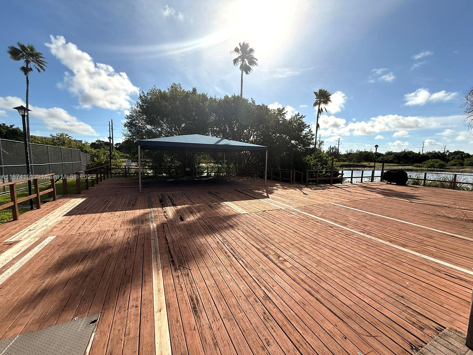 MANORS OF INVERRARY I-5 - Residential