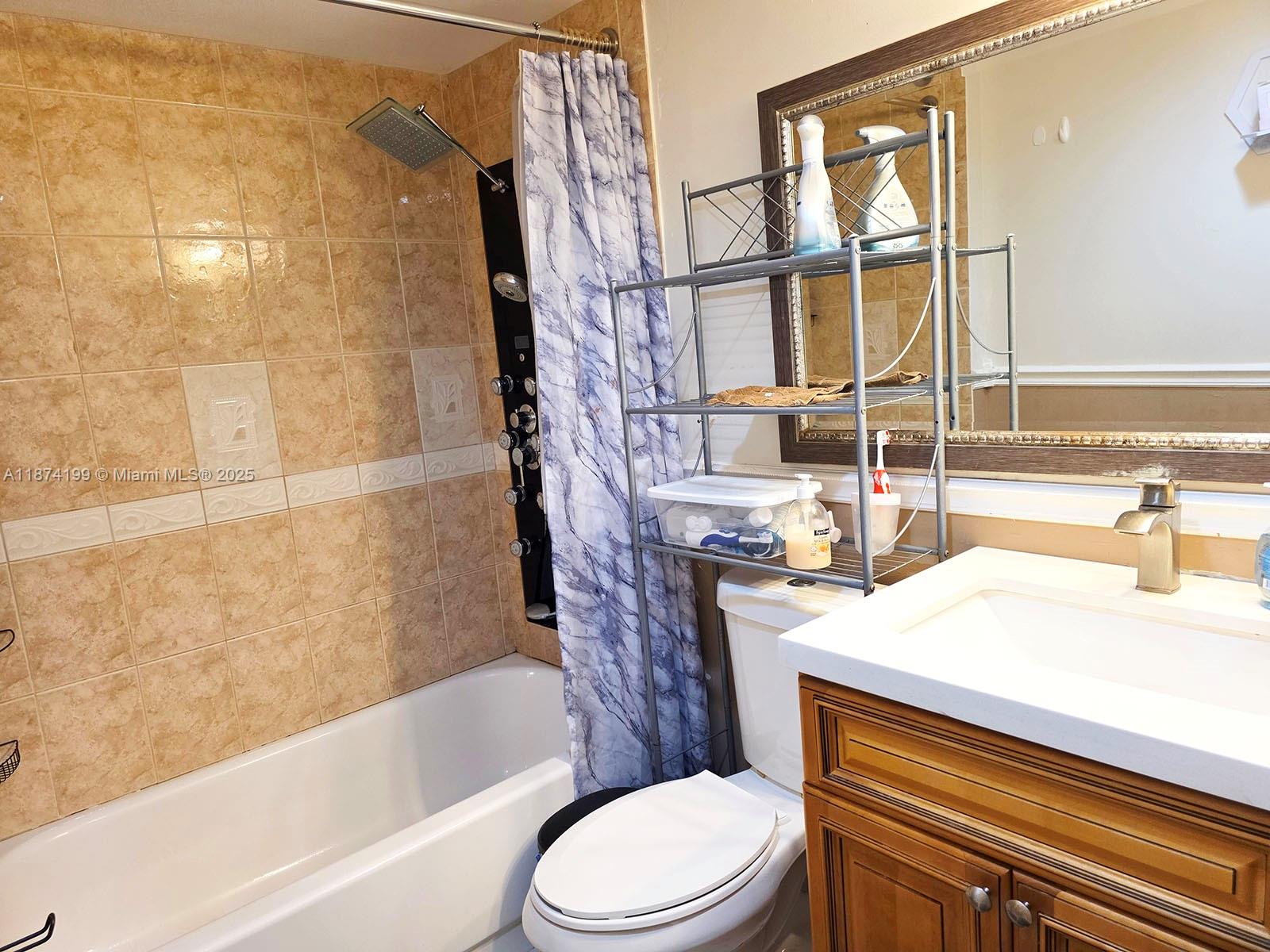 MANORS OF INVERRARY I-5 - Residential