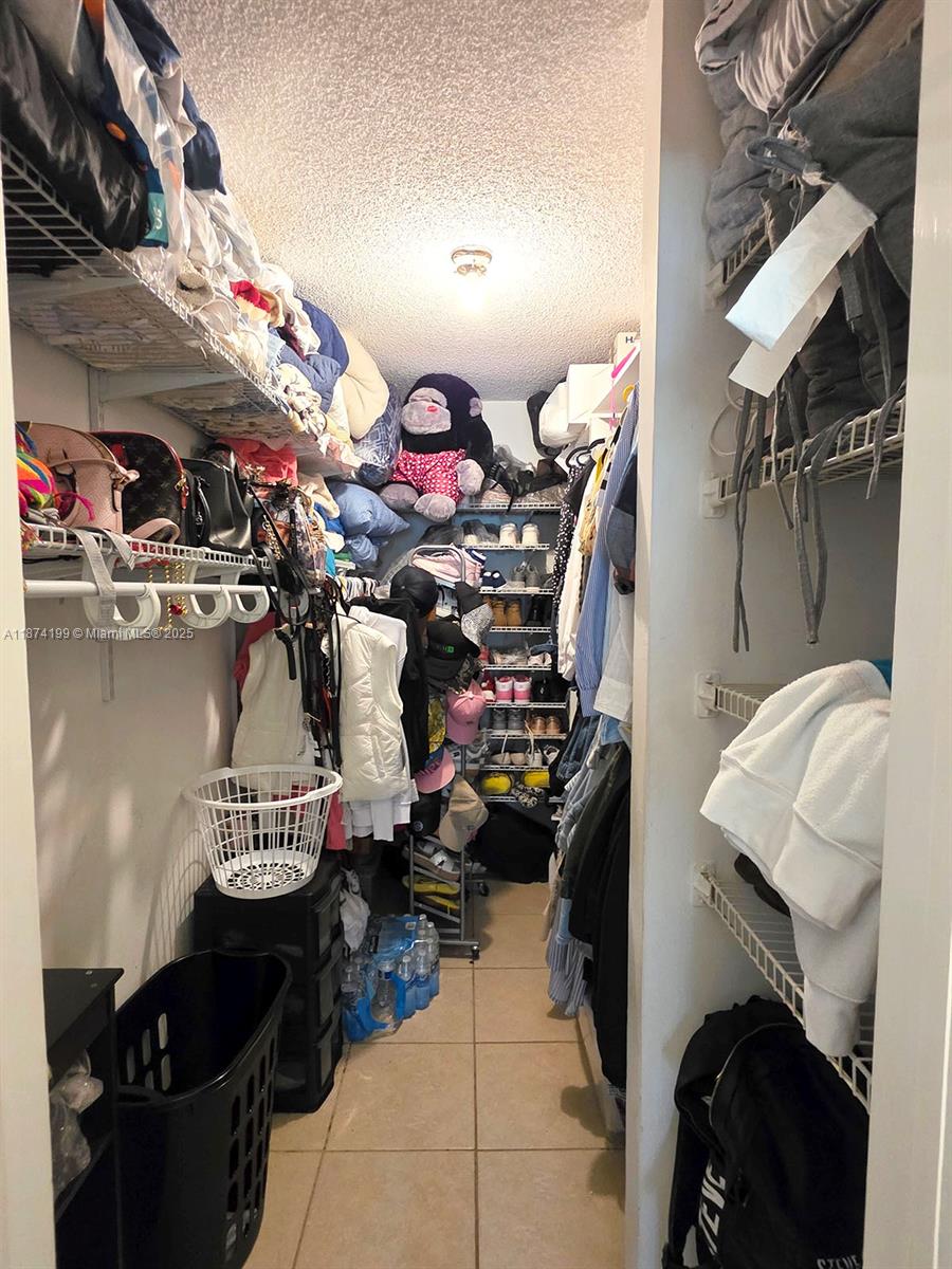 MANORS OF INVERRARY I-5 - Residential