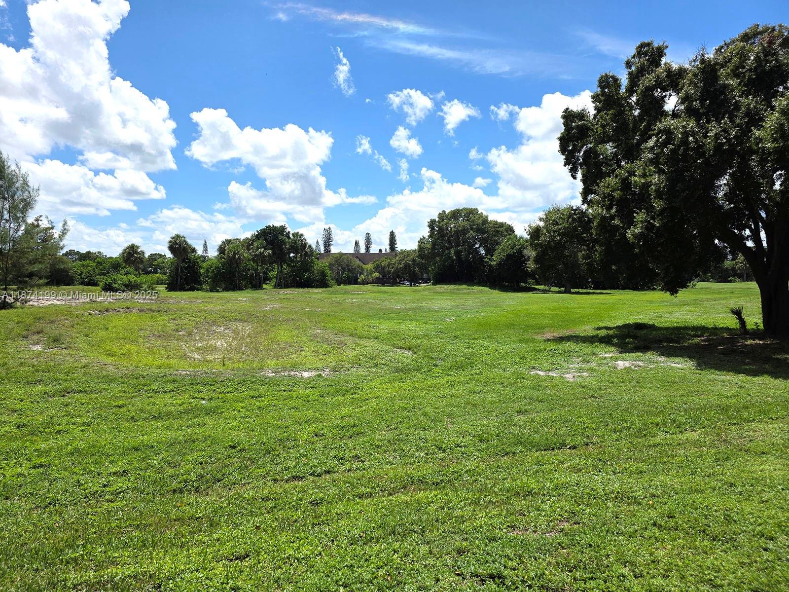 MANORS OF INVERRARY I-5 - Residential