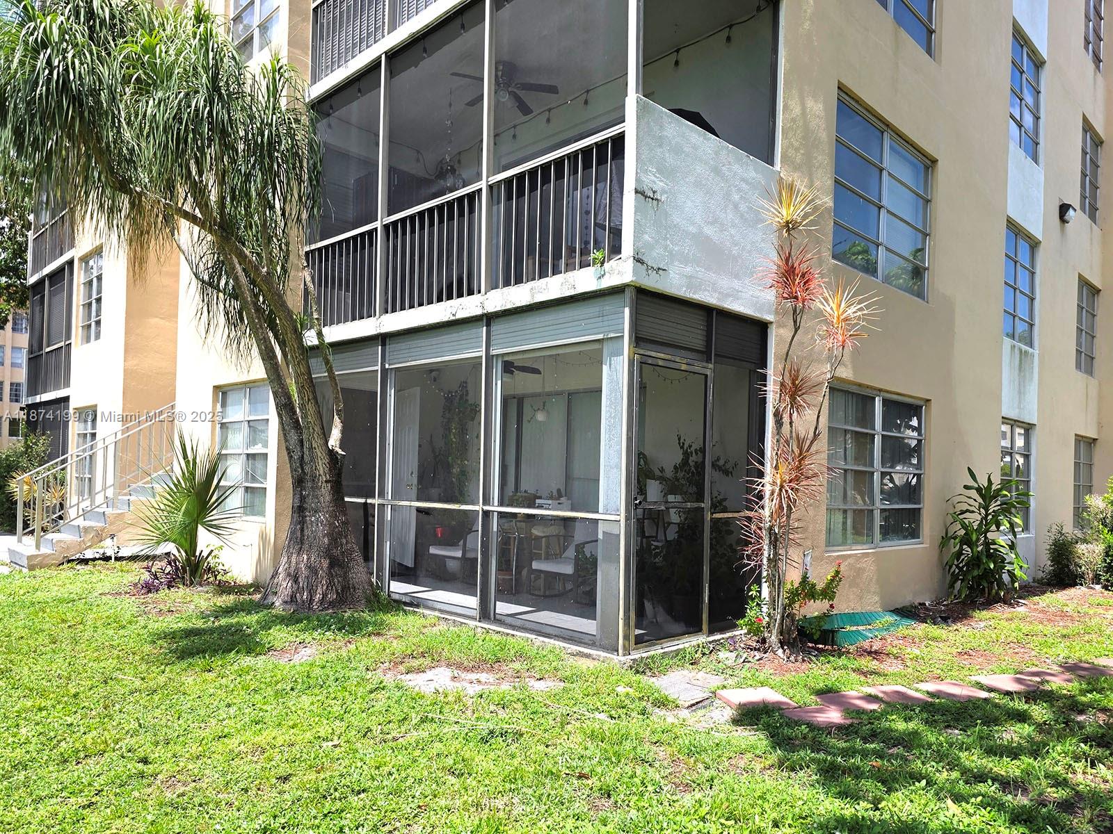 MANORS OF INVERRARY I-5 - Residential