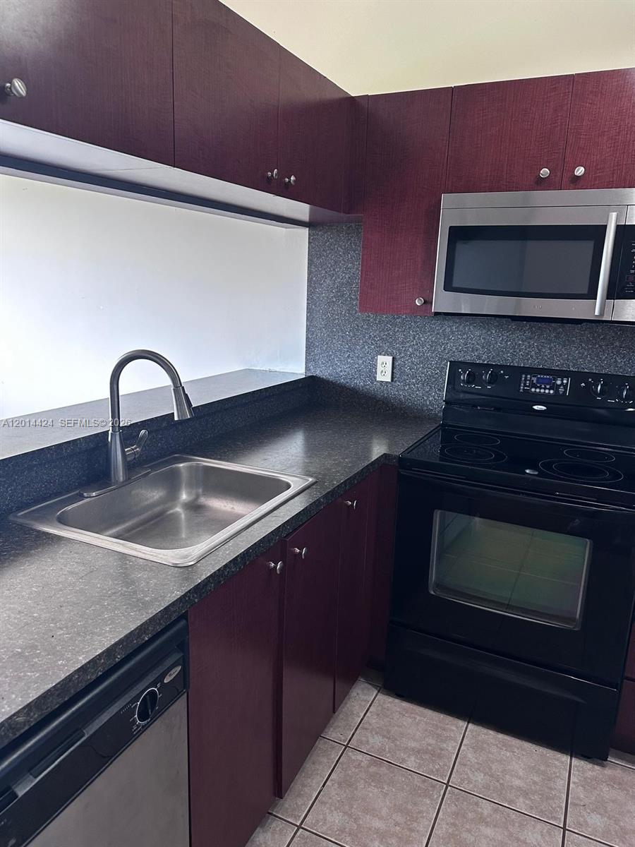 NAPOLI GARDENS AT CORAL S - Residential Lease