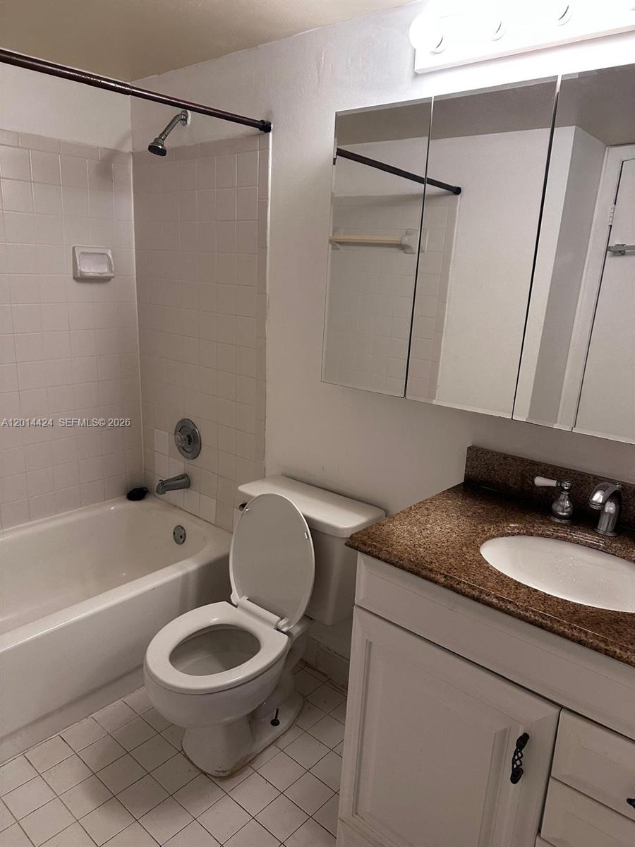NAPOLI GARDENS AT CORAL S - Residential Lease
