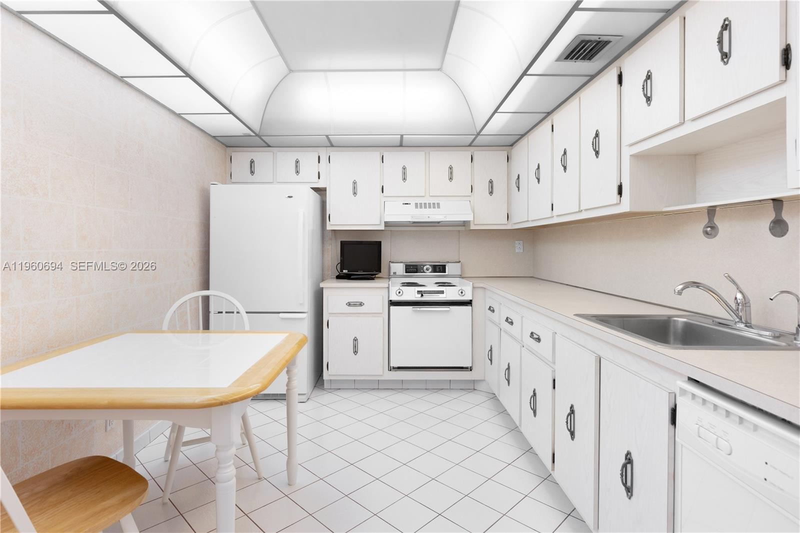 OLYMPUS CONDO - Residential