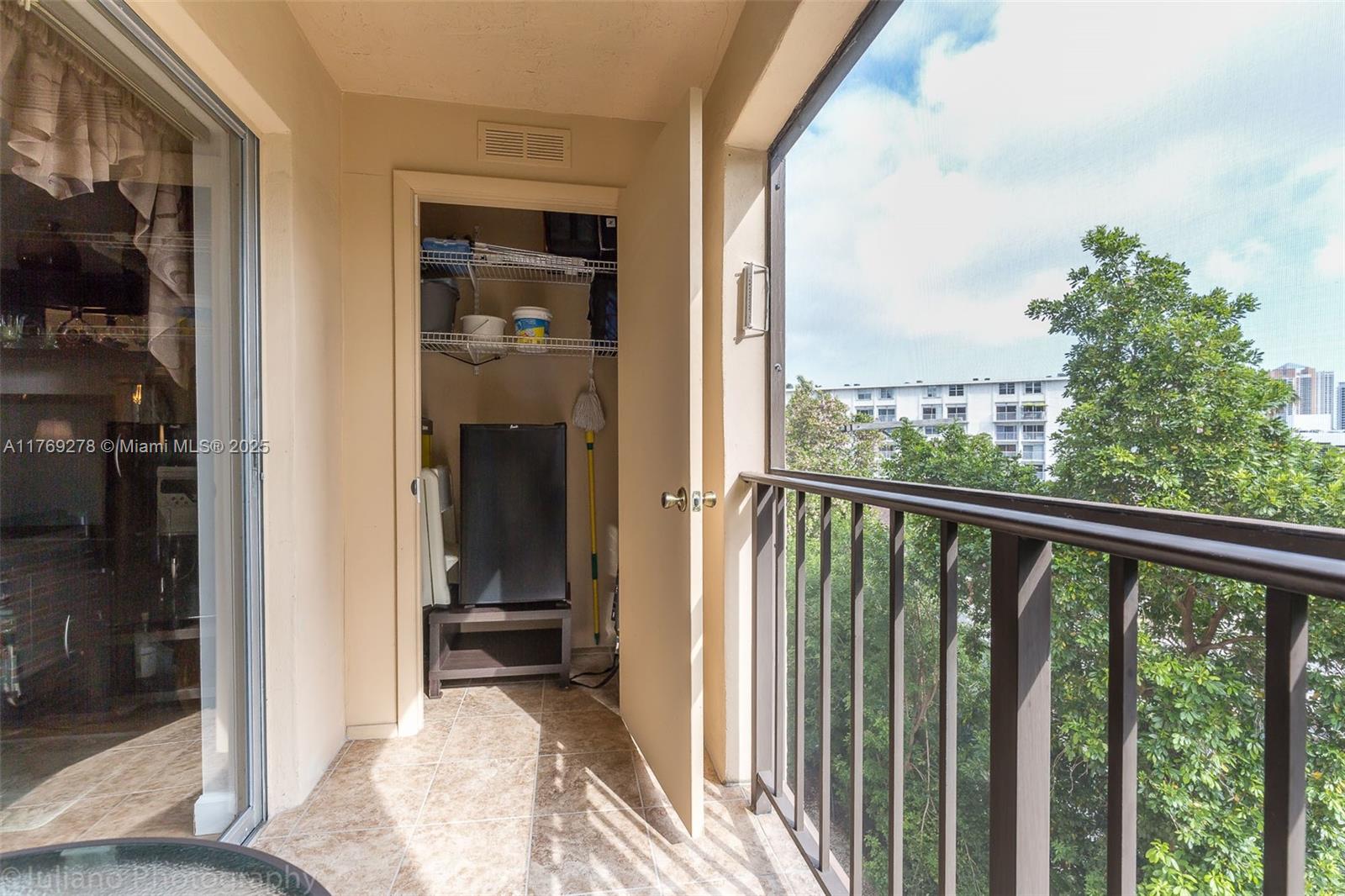 LE CARTIER CONDO - Residential