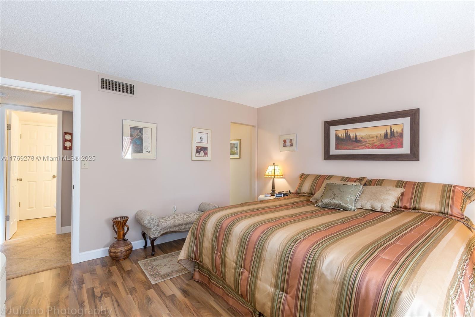 LE CARTIER CONDO - Residential