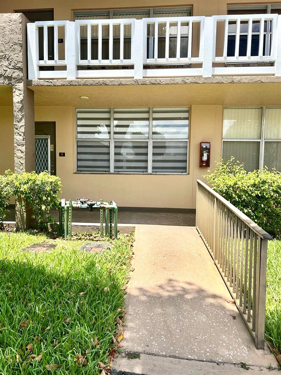SUNRISE LAKES 111 CONDO - Residential