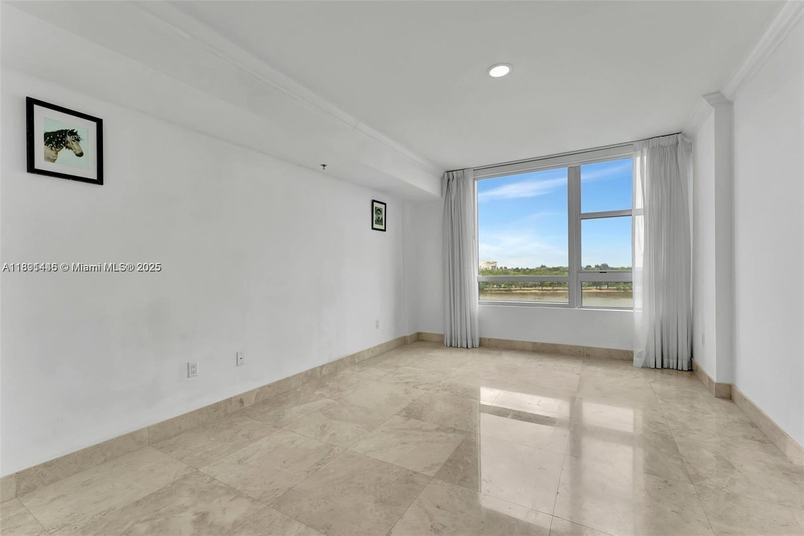 TAO SAWGRASS CONDOMINIUM - Residential
