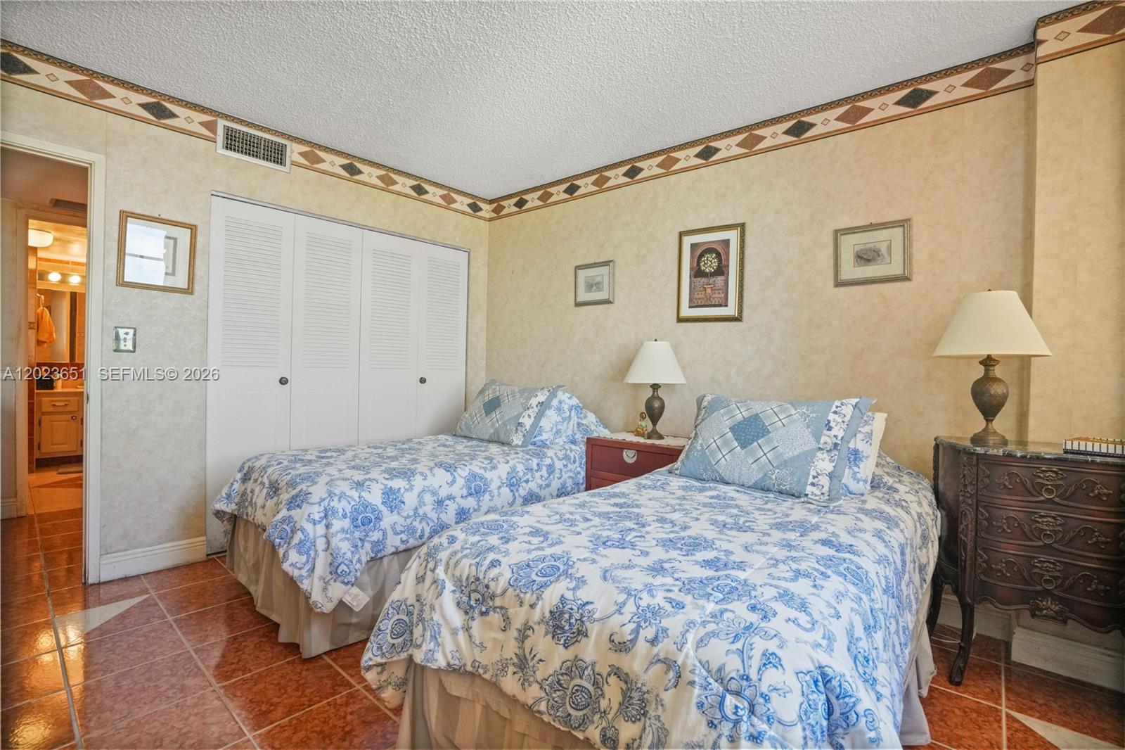 1351 NE Miami Gardens Dr 1006E