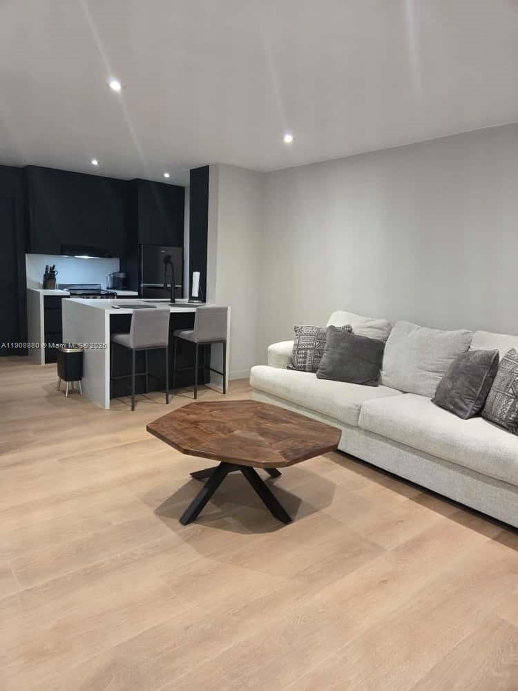 SPANISH TRACE CONDO - Residential Lease