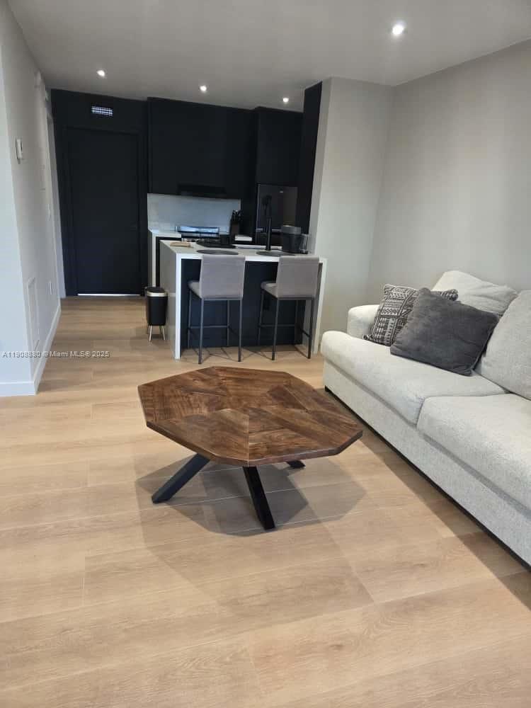 SPANISH TRACE CONDO - Residential Lease