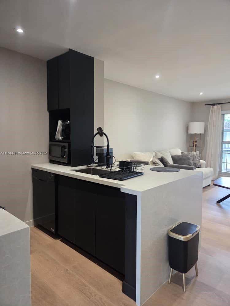 SPANISH TRACE CONDO - Residential Lease