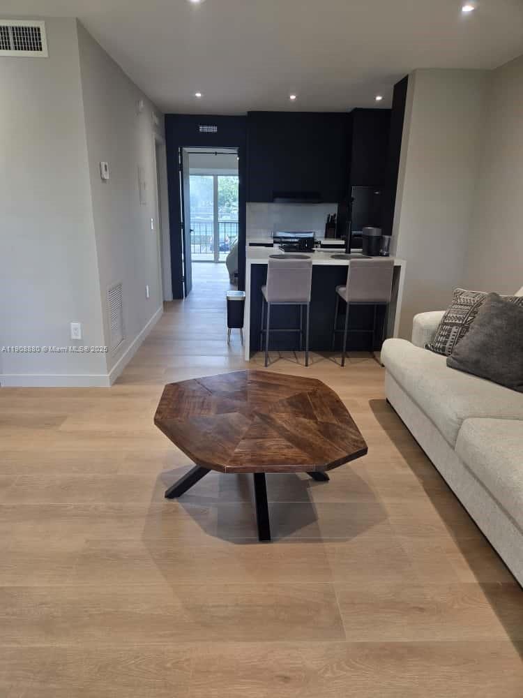 SPANISH TRACE CONDO - Residential Lease