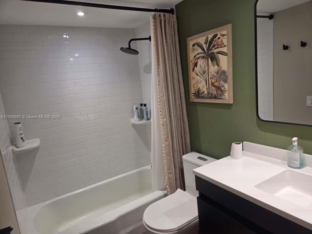 SPANISH TRACE CONDO - Residential Lease