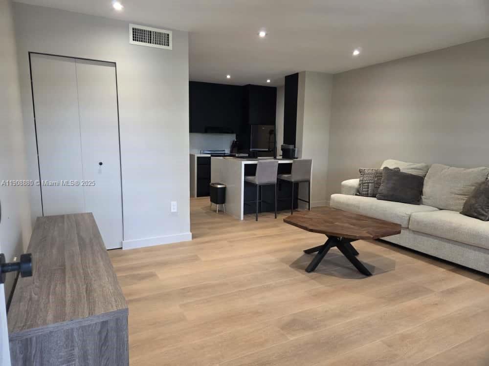 SPANISH TRACE CONDO - Residential Lease