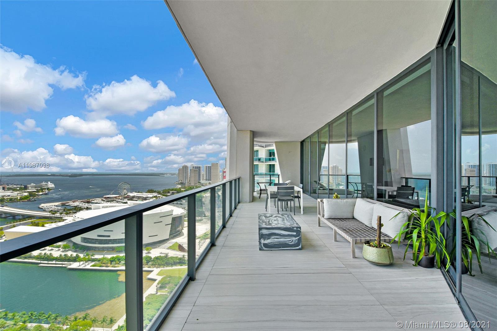 ONE THOUSAND MUSEUM - Residential