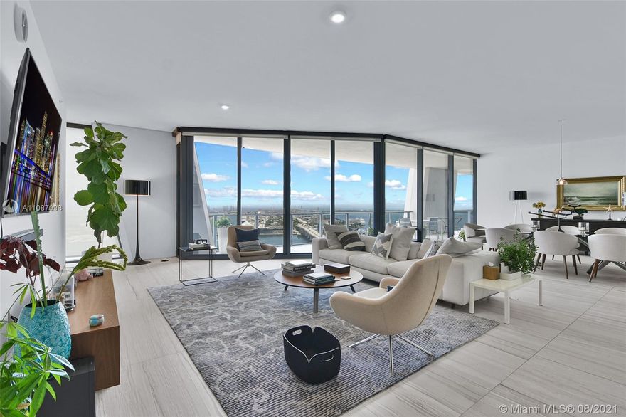 Luxury building One Thousand Museum legendary architecture by Zaha Hadid, Miami's most prestigious residential tower. This impeccable half-floor residence includes 4 bedrooms/ 5.5 bathrooms/ family room / maid quarters, has been custom designed with only the finest finishes with custom closets and marble flooring. SE corner residence offer spectacular views of Ocean, Biscayne Bay and city skyline. Amenities offer a Roof top Helipad, private beach club in South Beach, 5 start Spa, Gym, indoor and outdoor pools, Sky lounge.