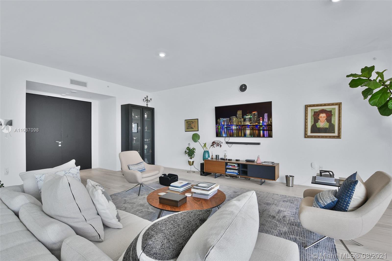 ONE THOUSAND MUSEUM - Residential