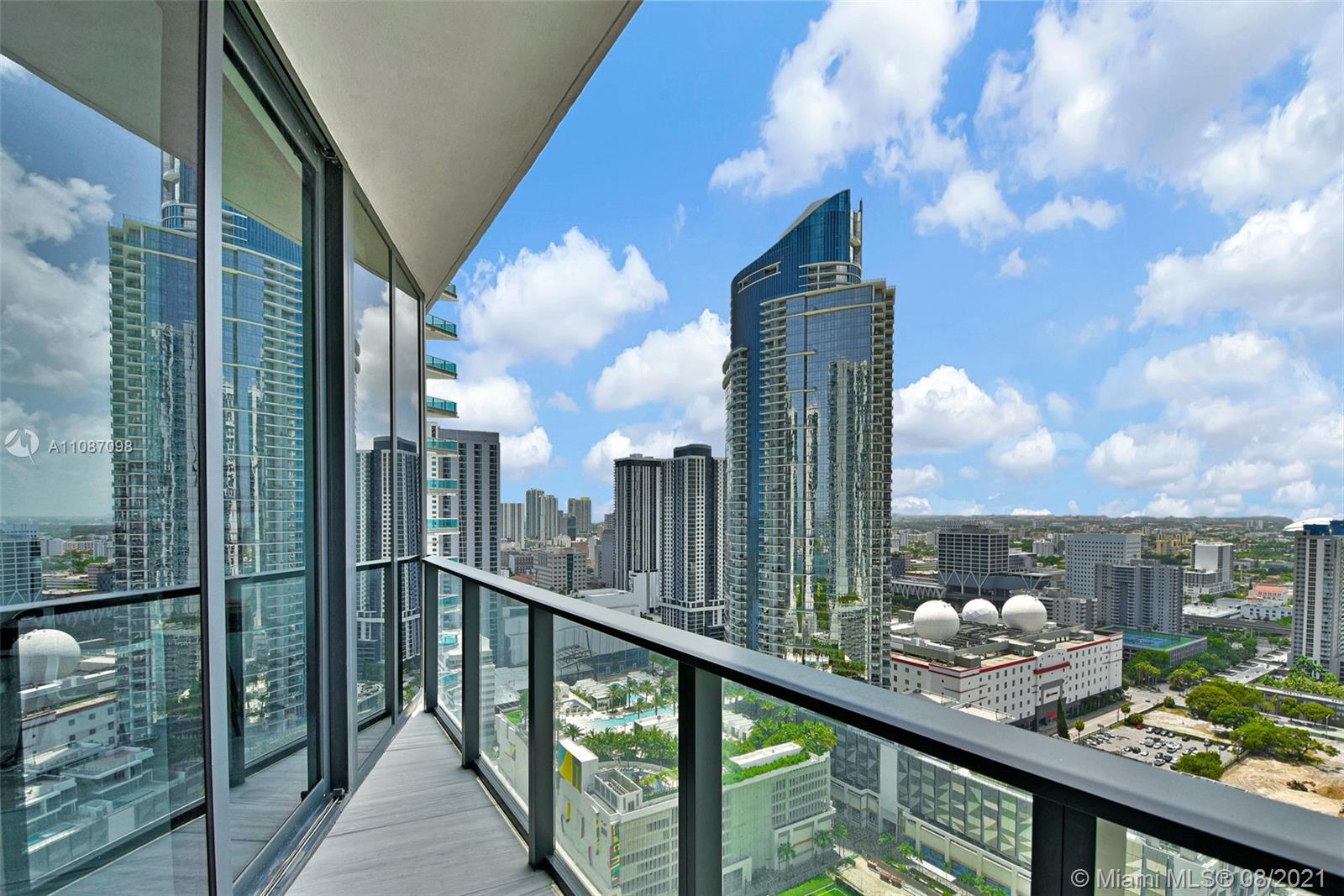 ONE THOUSAND MUSEUM - Residential