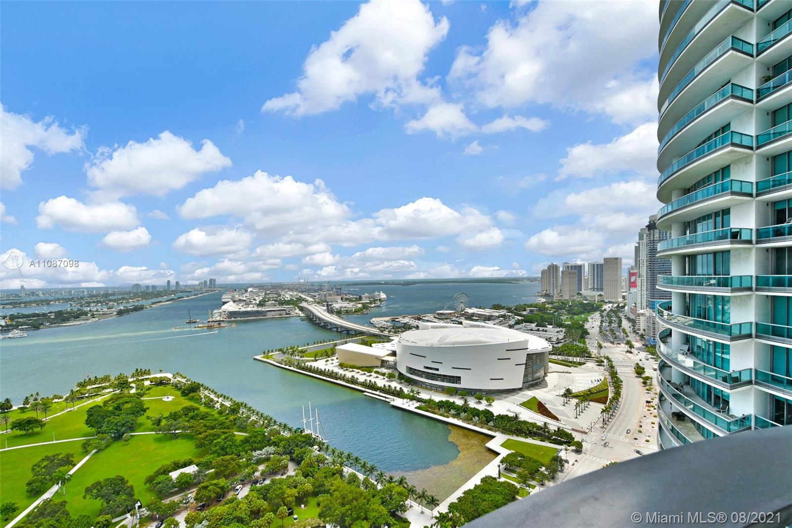 ONE THOUSAND MUSEUM - Residential