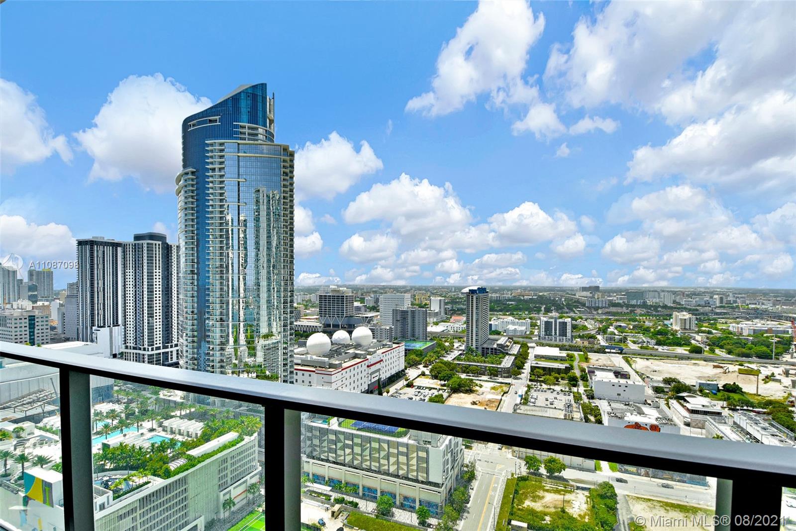 ONE THOUSAND MUSEUM - Residential