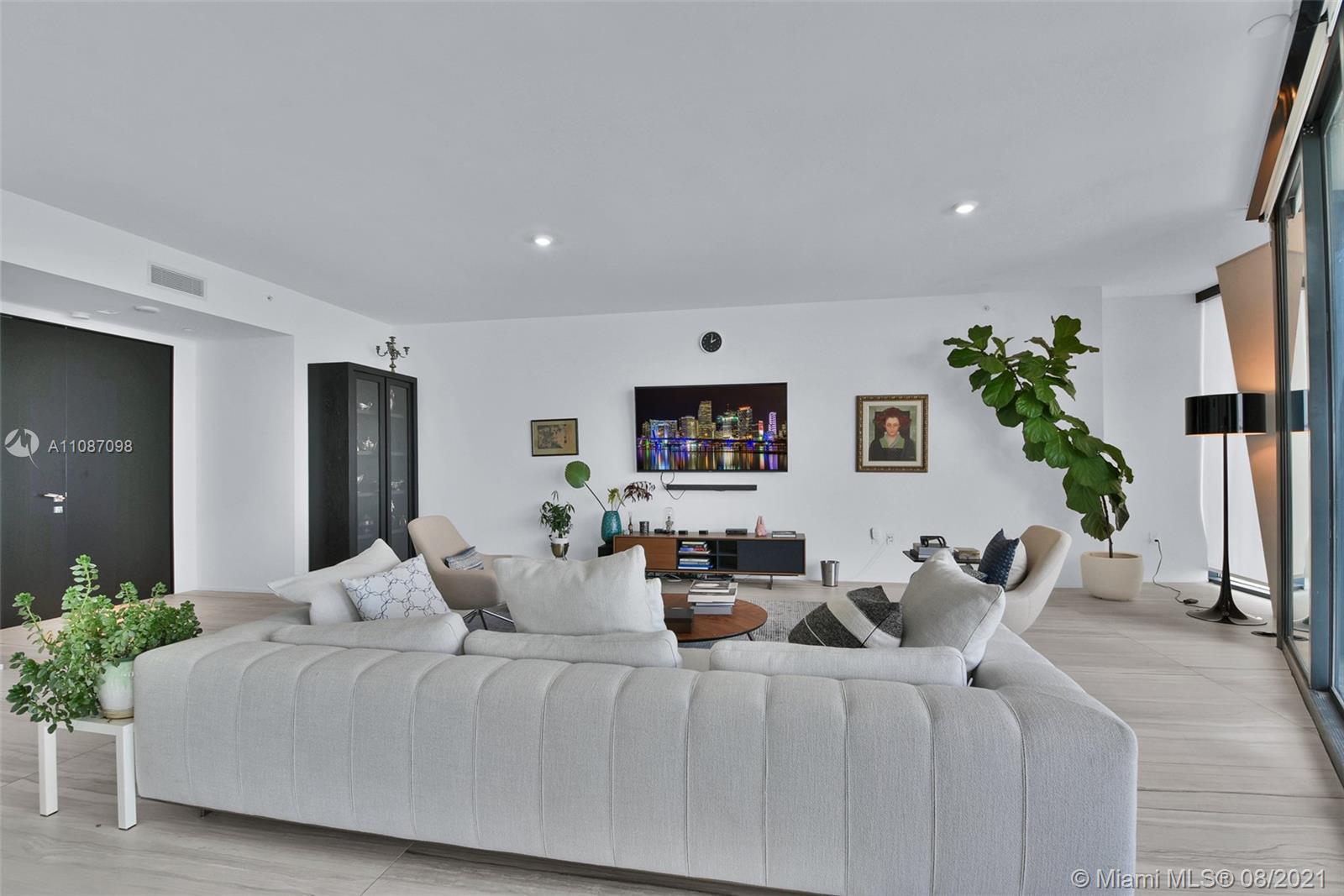 ONE THOUSAND MUSEUM - Residential