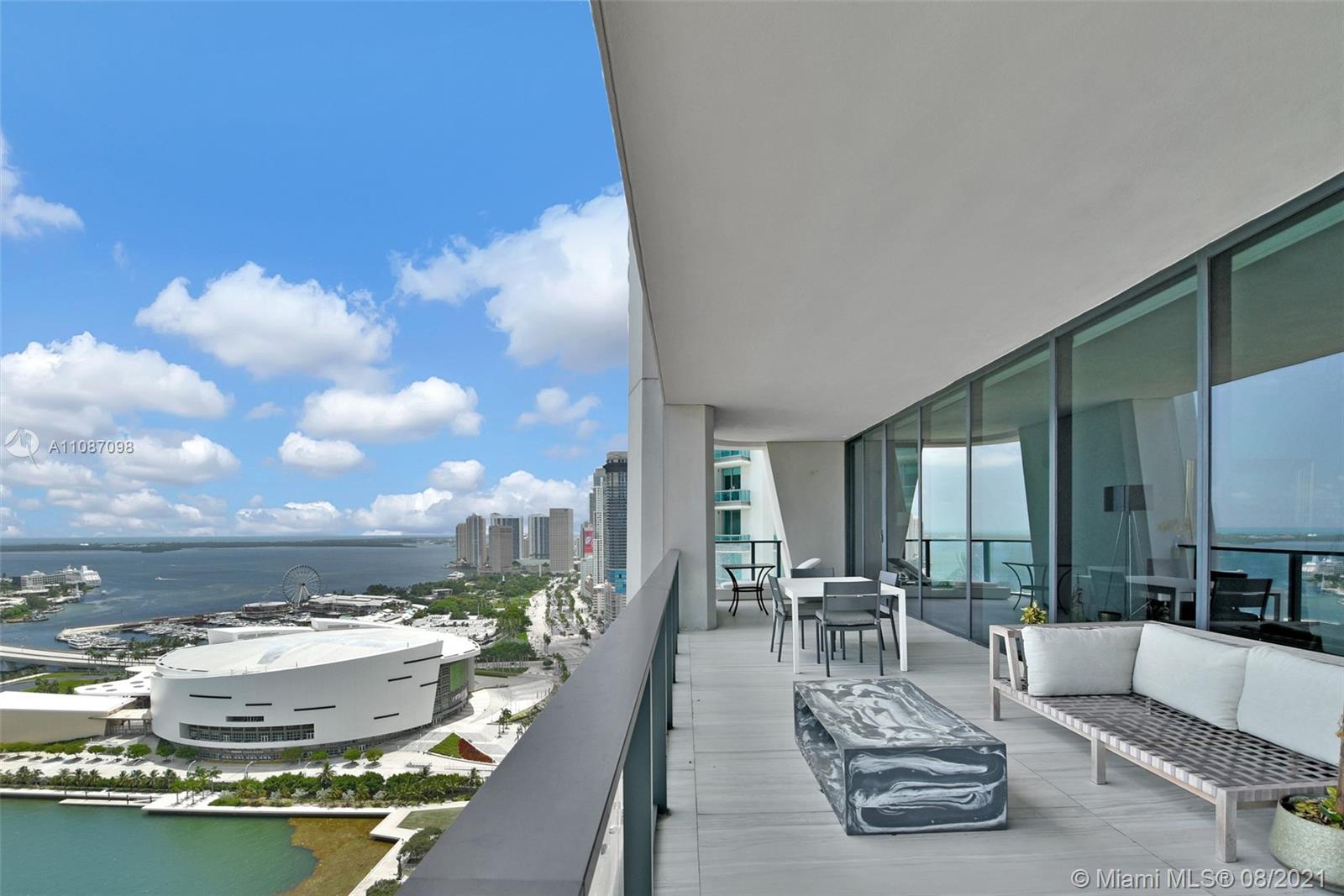 ONE THOUSAND MUSEUM - Residential