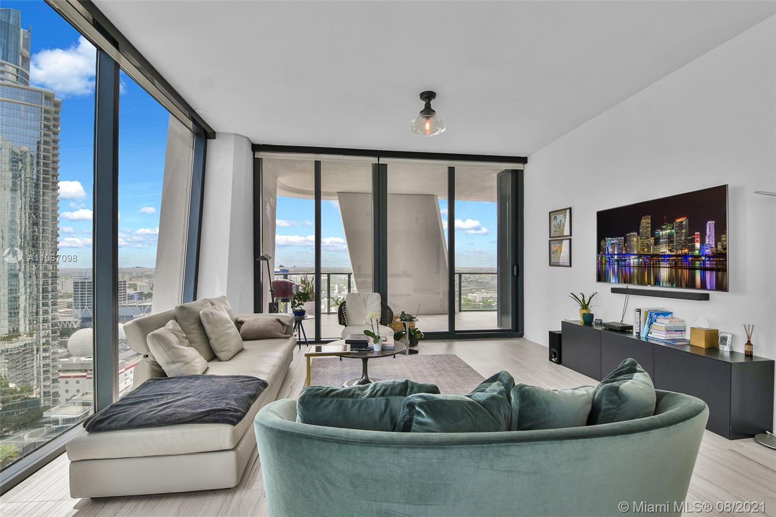 ONE THOUSAND MUSEUM - Residential